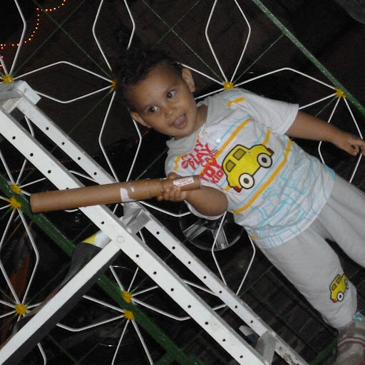 Ronald Lucas Photo 22