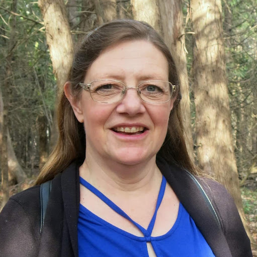 Carolyn Lambert Photo 17