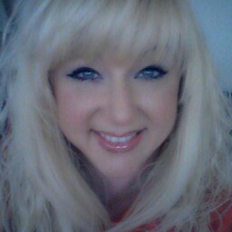 Lisa Vaughan Photo 9