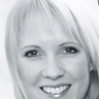 Jenny Lindquist Photo 4