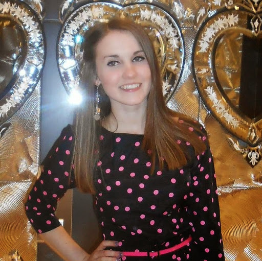 Rebecca Williamson Photo 14