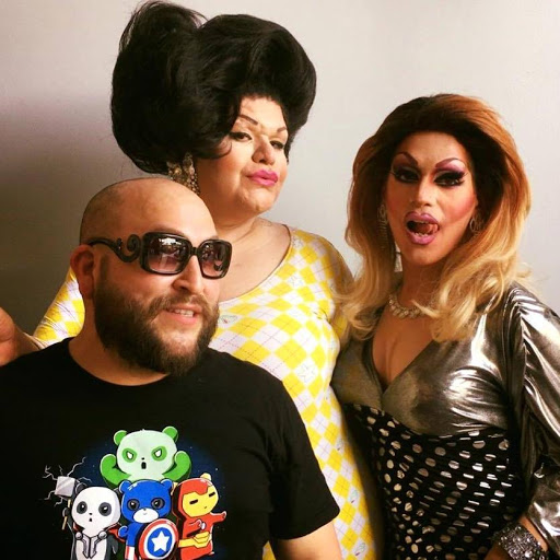 Robert Reyes Photo 7