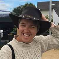 Leah Gregory Photo 24