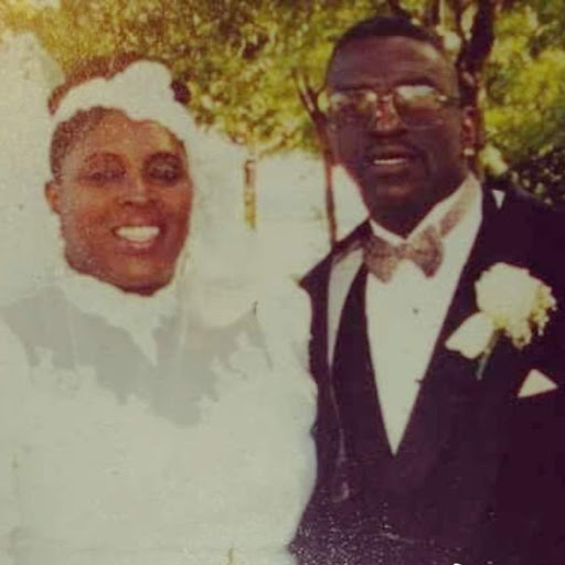 Deborah Mckenzie Photo 36