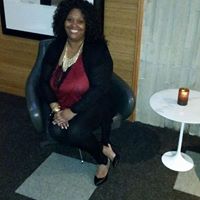Angela Oliver Photo 12