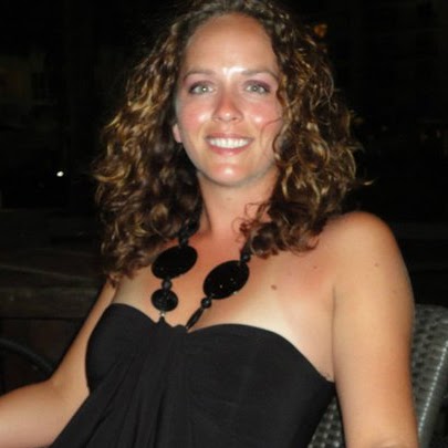 Anne May Photo 21