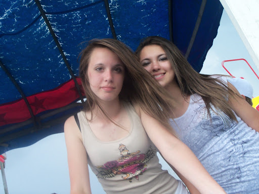 Sarah Rhoades Photo 10