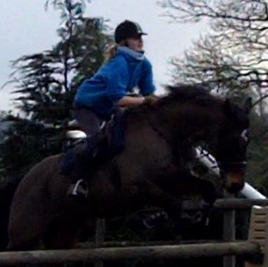Vicki Yates Photo 7