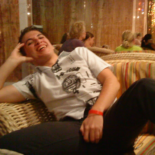 Alejandro Medina Photo 12