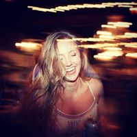 Laura Poulsen Photo 15