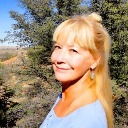 Charlotte Lowe Photo 10