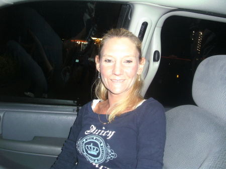 Lori Moore Photo 34