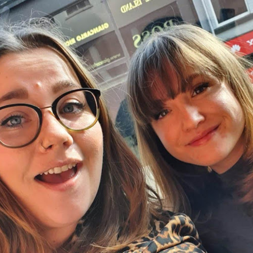 Jennifer Hayes Photo 48