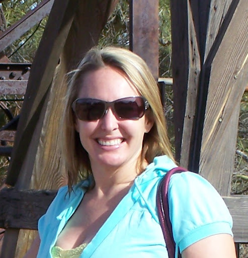 Laura Vinson Photo 26