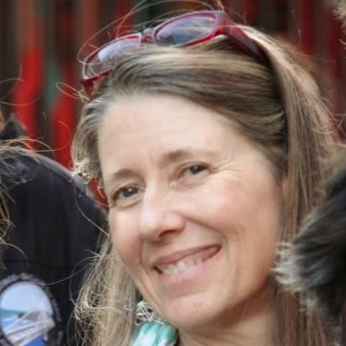 Julie Lester Photo 17