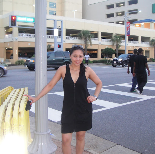 Ana Roldan Photo 12
