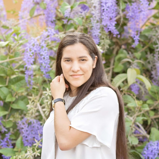 Kimberly Guzman Photo 14