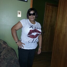 Michelle Hendrix Photo 15