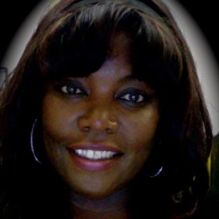 Julianne Johnson Photo 17