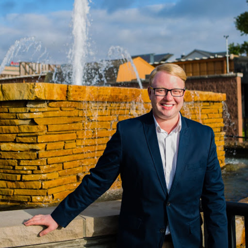 Scott Ellis Photo 25