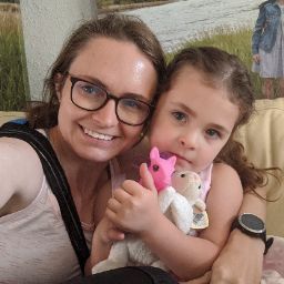 Angela Hughes Photo 25