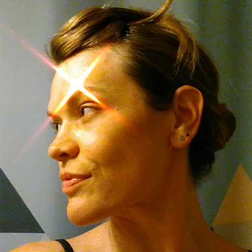 Amanda Sutton Photo 29