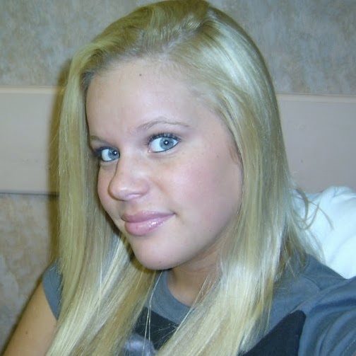 Leigh Moore Photo 19