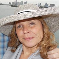 Julie Covert Photo 20