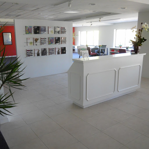 Kristin Vaughn Photo 11