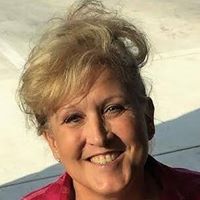 Julie Riley Photo 16