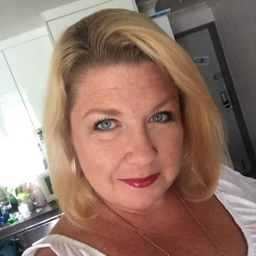 Angela Russell Photo 15