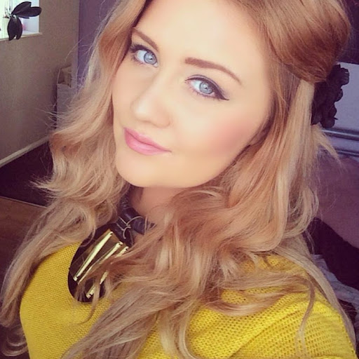 Laura Newman Photo 14