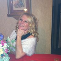 Julie Lance Photo 4