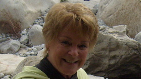 Linda Kelly Photo 21