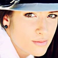 Candice Caldwell Photo 32