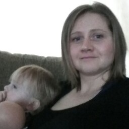 Julie Maguire Photo 38