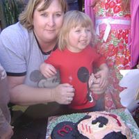 Laurie Nesbitt Photo 7