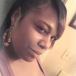 Shelly Brooks Photo 30