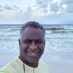 Robert Diaz Photo 14