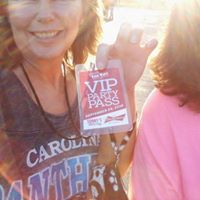 Laura Shultz Photo 13