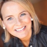Jennifer Hart Photo 9