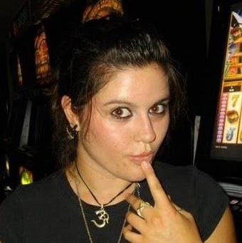 Aimee Roberts Photo 10