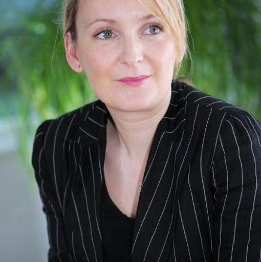 Samantha Hawkins Photo 30