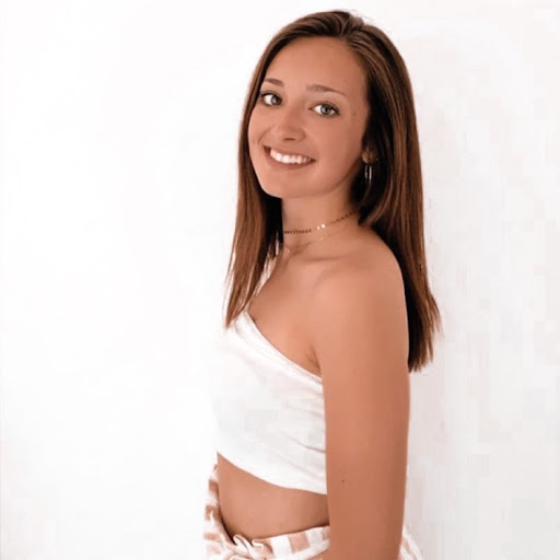 Anna Watts Photo 19