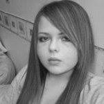 Hannah Andrews Photo 40