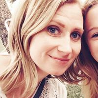 Melanie Ray Photo 35