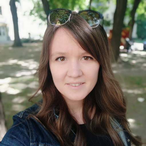 Julia Simon Photo 26