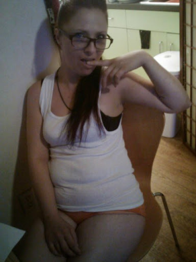 Nicole Hardy Photo 41
