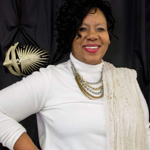 Evelyn Lucas Photo 10