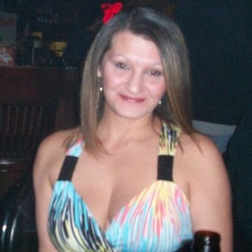 Elizabeth Hallman Photo 20